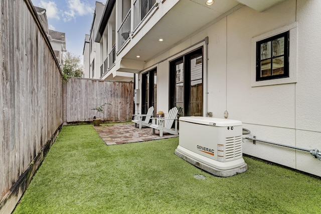 5218 Crawford St, Houston, TX 77004 - view of yard featuring a patio
