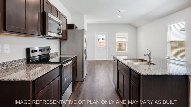 877 Kickapoo Ln, College Station, TX 77845