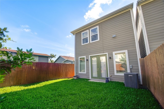 2013 Schweikhardt St, Houston, TX 77020 - rear view of property with french doors