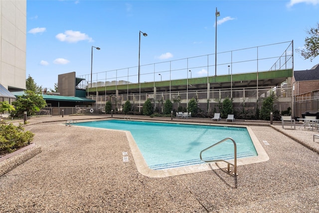 1111 Bering Dr Unit 805, Houston, TX 77057 - community pool with a patio