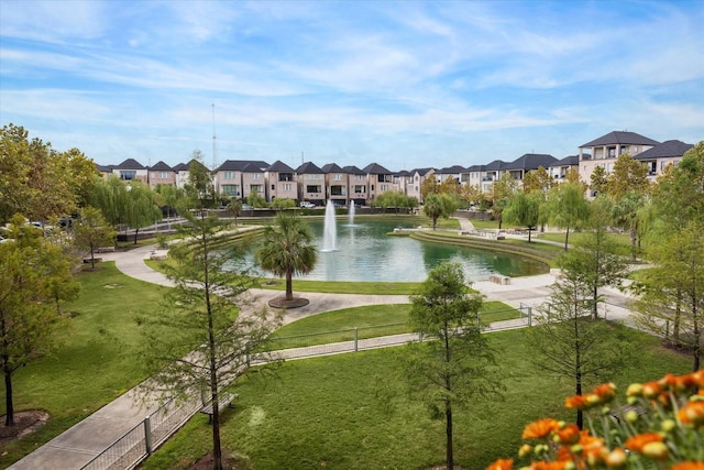 6006 Matthew Oaks Pl, Houston, TX 77007 - view of community featuring a residential view and a water view