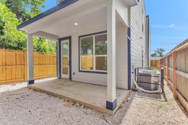 2413 Harlem St, Houston, TX 77020 - rear view of house with a patio area and a fenced backyard