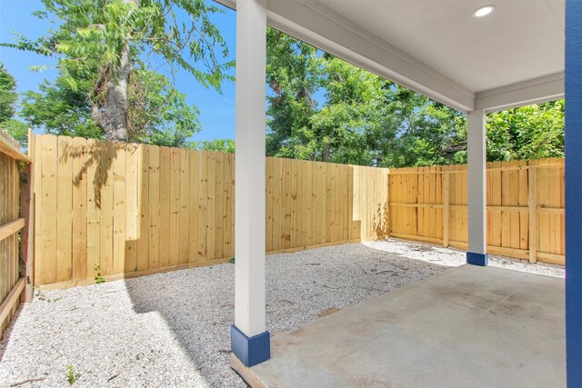 2413 Harlem St, Houston, TX 77020 - view of patio