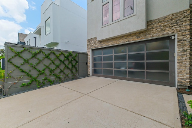 1906 Park St, Houston, TX 77019 - garage featuring concrete driveway