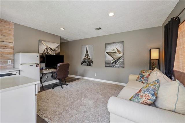 3231 Charles Ave, Groves, TX 77619 - office space featuring carpet flooring and recessed lighting