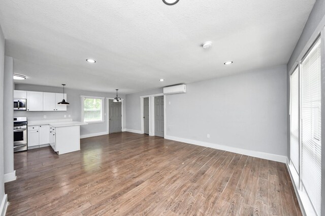 5738 Kenilwood Dr, Houston, TX 77033 - photo 10