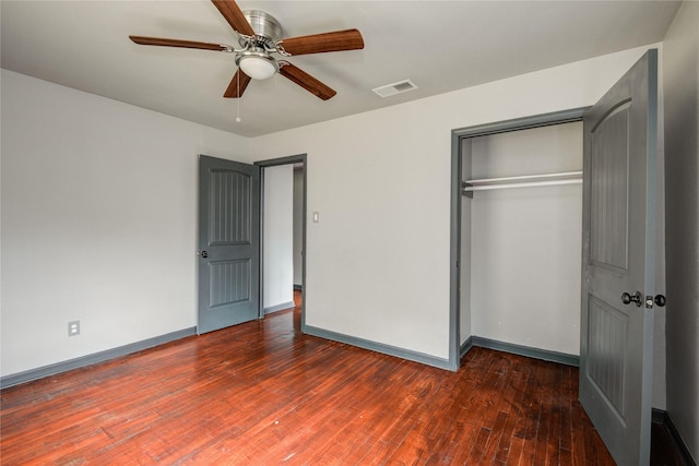 422 Gammon Dr, Houston, TX 77022 - unfurnished bedroom featuring wood finished floors, a closet, and a ceiling fan