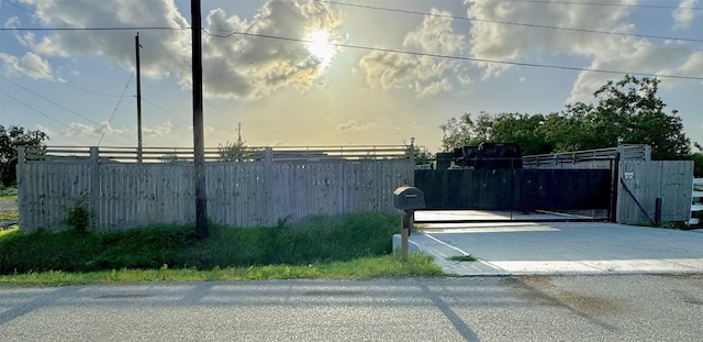 1006 23rd St, San Leon, TX 77539 - photo 1