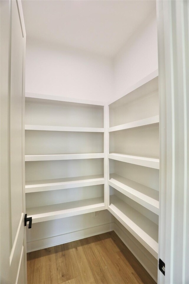 510 E 37th St, Houston, TX 77022 - view of pantry