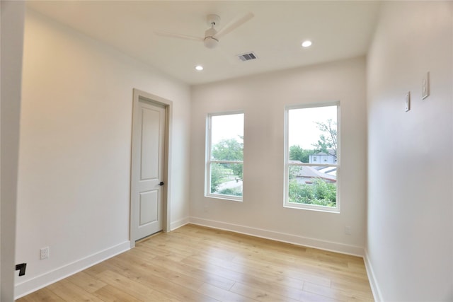 510 E 37th St, Houston, TX 77022 - empty room featuring light wood-style floors and recessed lighting