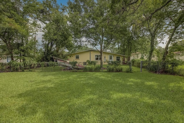 211 Magnolia St, Lake Jackson, TX 77566 - view of yard