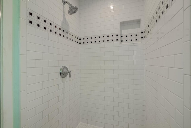 211 Magnolia St, Lake Jackson, TX 77566 - bathroom with a tile shower