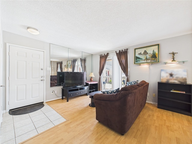 2750 Holly Hall St Unit 102, Houston, TX 77054 - photo 2