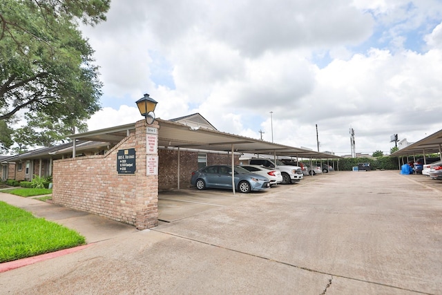 1015 Tri Oaks Ln Unit 23, Houston, TX 77043 - view of covered parking lot