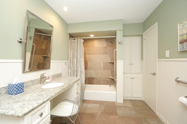 1015 Tri Oaks Ln Unit 23, Houston, TX 77043 - full bath with wainscoting, shower / bathtub combination with curtain, and vanity