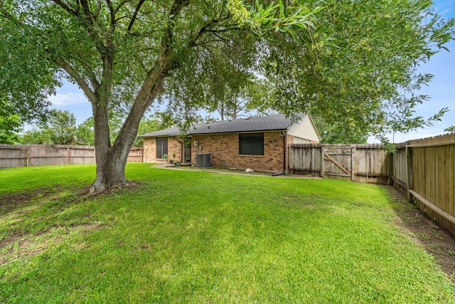 16230 Bowie Ridge Ln, Houston, TX 77053 - fenced backyard with a gate