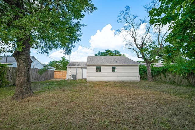 11311 Raincove Dr, Houston, TX 77016 - back of house featuring a fenced backyard