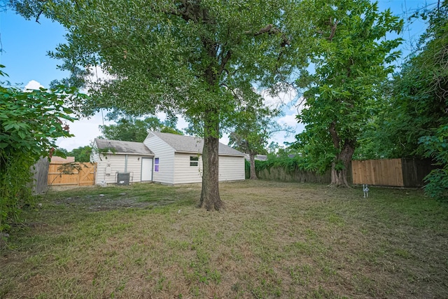 11311 Raincove Dr, Houston, TX 77016 - view of fenced backyard