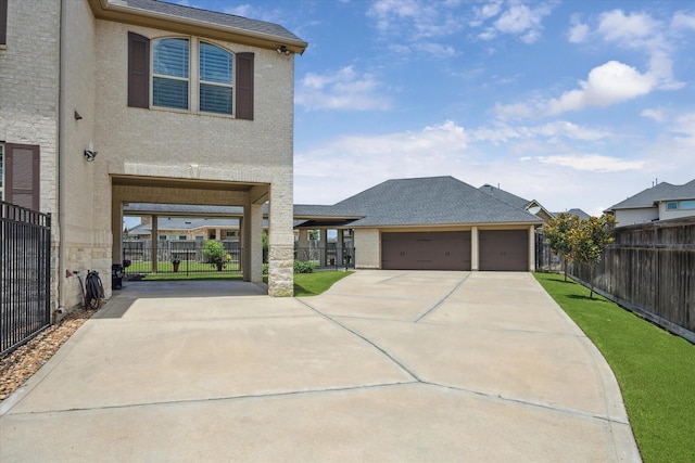 28114 Bayou Cove Ct, Fulshear, TX 77441 - view of front facade with a garage
