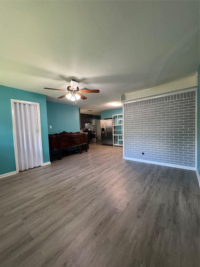329 Robin St, Deer Park, TX 77536 - photo 9