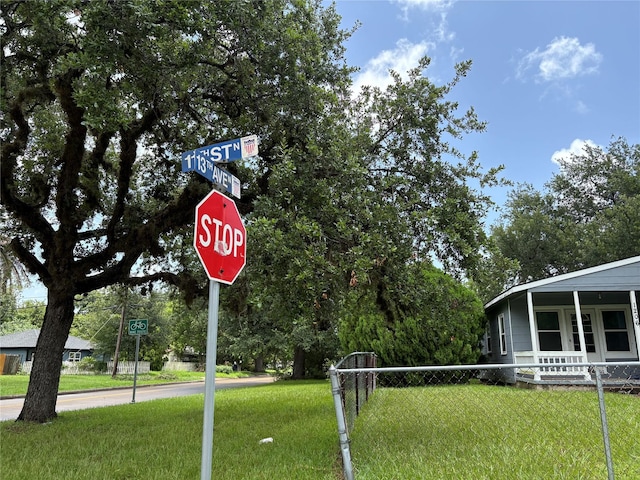 1206 11th St N, Texas City, TX 77590 - exterior view