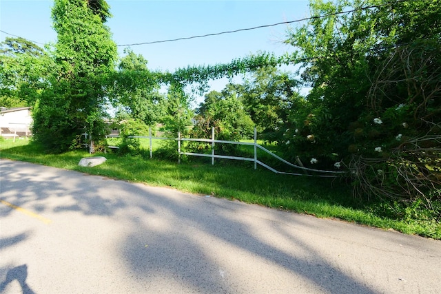 525 Pine St, Crosby, TX 77532