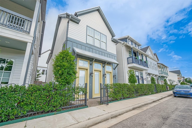 5308 S Capitol St, Houston, TX 77023 - multi unit property with a residential view