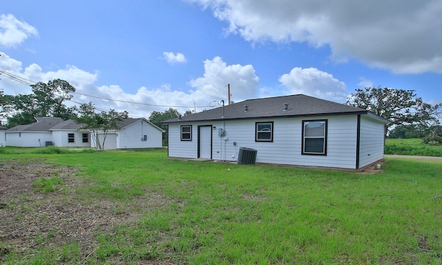 1440 Shepherd St, Hempstead, TX 77445 - back of property featuring a yard