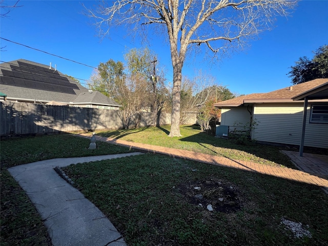 4602 Redstart St, Houston, TX 77035 - view of yard