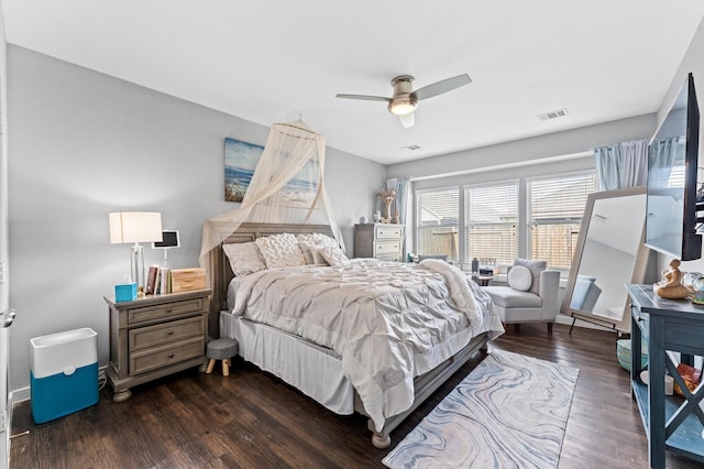 6923 Glenmoor Dr, Rosharon, TX 77583 - bedroom with dark wood-style floors and ceiling fan
