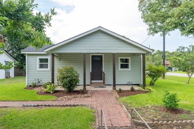 130 E Bernard St, Clute, TX 77531 - photo 3