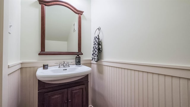 1045 W 16th St, Houston, TX 77008 - bathroom with a wainscoted wall and vanity