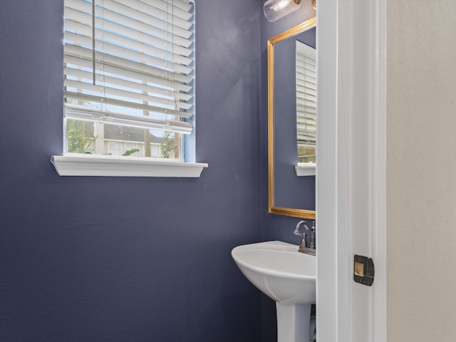 2625 Seashore Dr, Seabrook, TX 77586 - view of bathroom