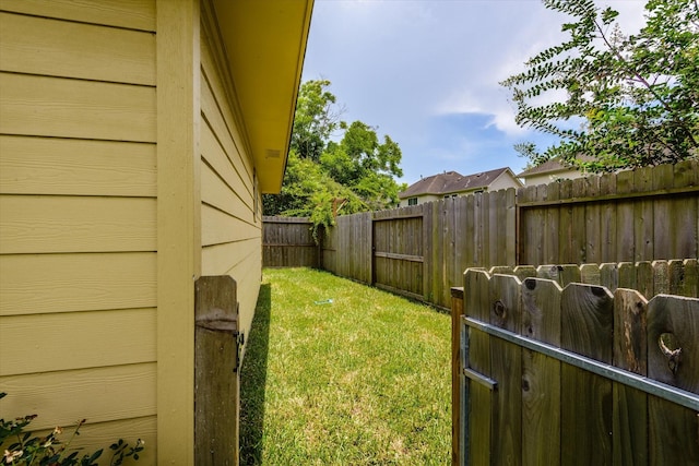 2625 Seashore Dr, Seabrook, TX 77586 - view of fenced backyard
