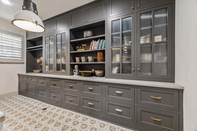 5001 Wedgewood Dr, Bellaire, TX 77401 - view of walk in closet
