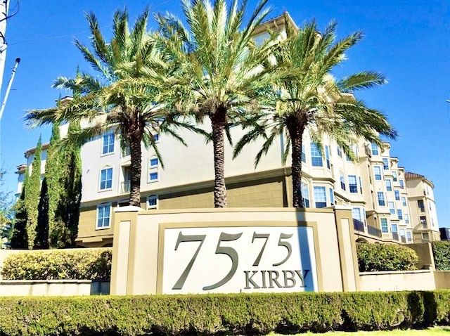 7575 Kirby Dr Unit 1203, Houston, TX 77030 - view of community sign