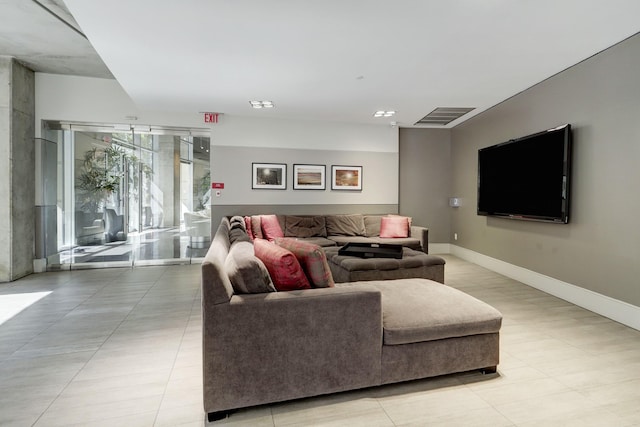 1901 Post Oak Blvd Unit 202, Houston, TX 77056 - living room with baseboards