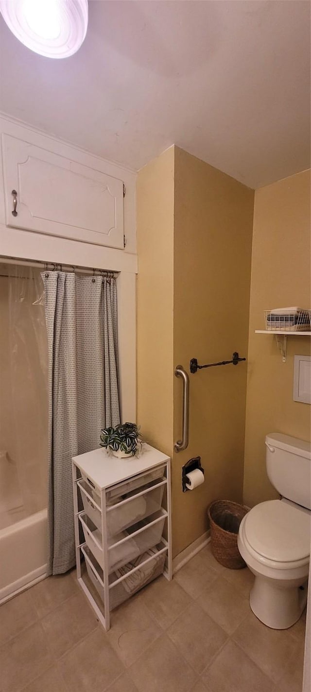 20 Connor Ln, Huntsville, TX 77320 - full bath featuring tile patterned flooring and shower / tub combo