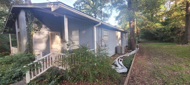 20 Connor Ln, Huntsville, TX 77320 - view of property exterior featuring a chimney