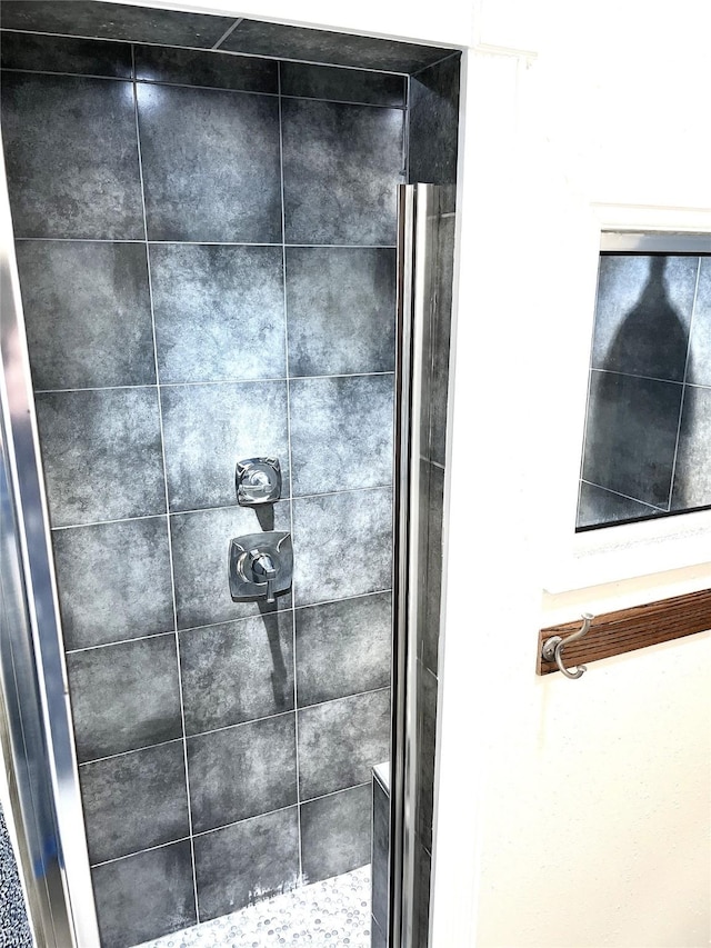 201 E 5th St, Deer Park, TX 77536 - bathroom featuring a stall shower