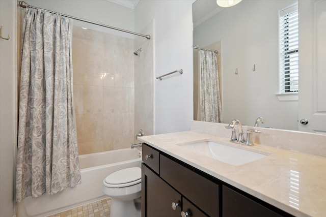 1207 W 24th St Unit A, Houston, TX 77008 - full bath featuring vanity, shower / tub combo with curtain, and crown molding