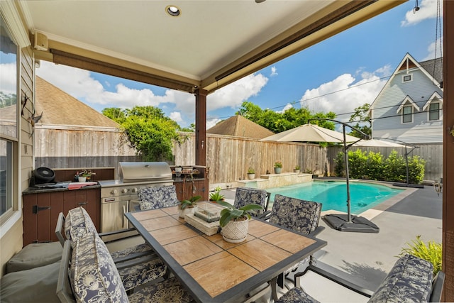 983 W 42nd St, Houston, TX 77018 - fenced backyard with area for grilling, a patio area, and outdoor dining area