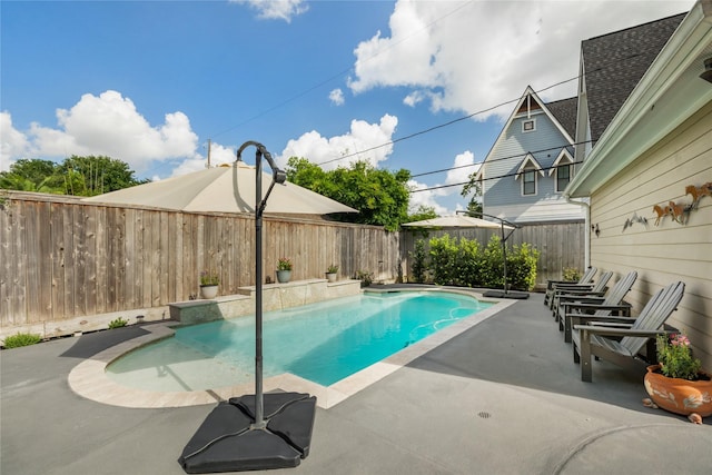 983 W 42nd St, Houston, TX 77018 - view of pool featuring a fenced backyard and a patio area