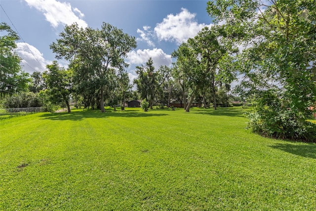 122 Blossom St, Lake Jackson, TX 77566 - view of grassy yard