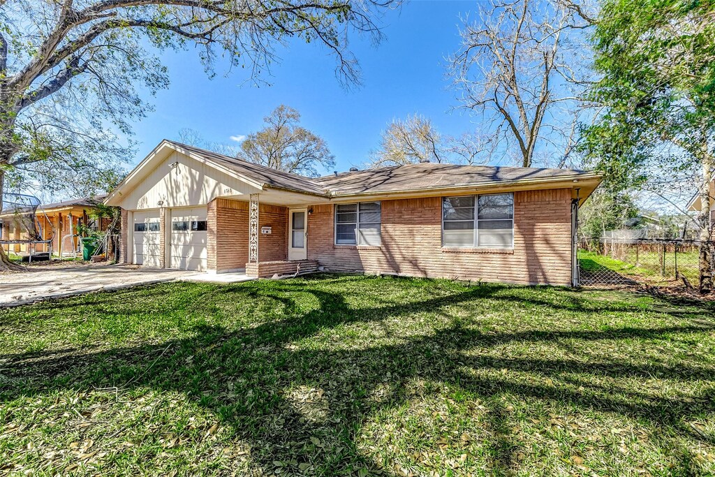 6763 Glen Rock Dr, Houston, TX 77087 - photo 1