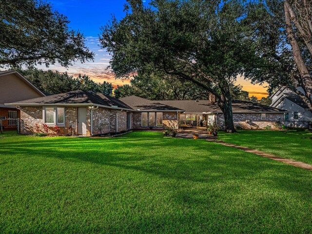 4710 Mckeever Ln, Missouri City, TX 77459 - view of green lawn