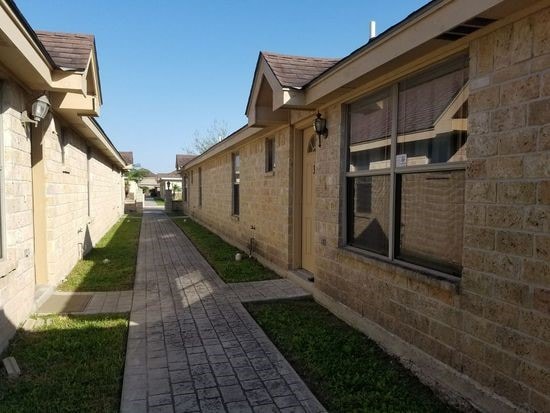 3802 S Radisson Ave, Pharr, TX 78577 - photo 2