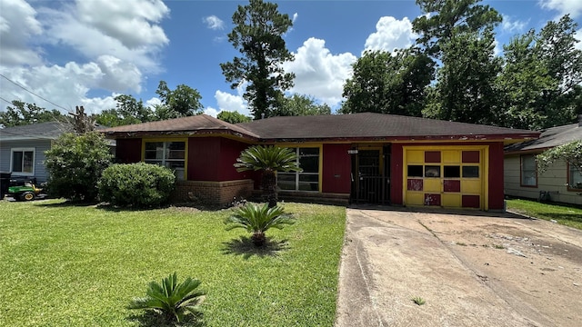7218 Bretshire Dr, Houston, TX 77016 - single story home with a front lawn