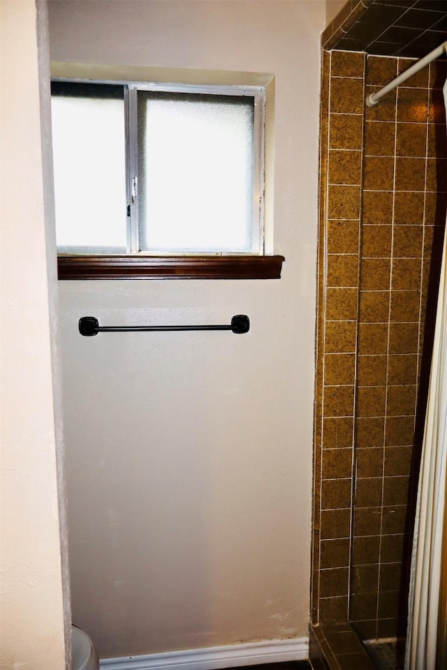 1108 Easy St, Rosenberg, TX 77471 - full bath featuring a tile shower and toilet