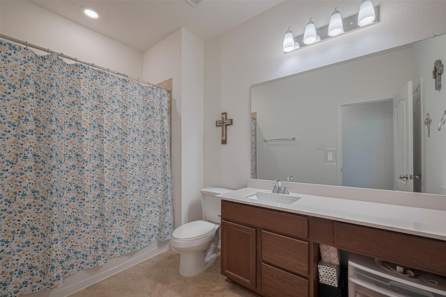 7227 Birchville Dr, Rosharon, TX 77583 - full bath featuring vanity, a shower with shower curtain, and tile patterned flooring